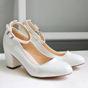 J. Adams White Ankle Strap Comfortable Round Toe Block Pump Heel Size 9